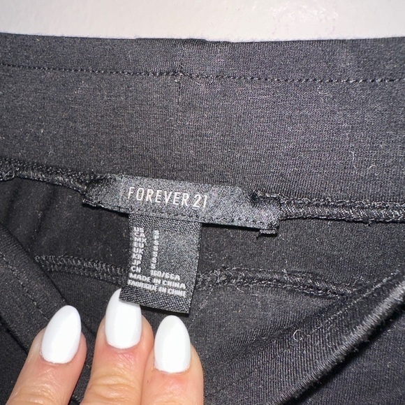 Forever 21 Black Loose Pants - Picture 2 of 2